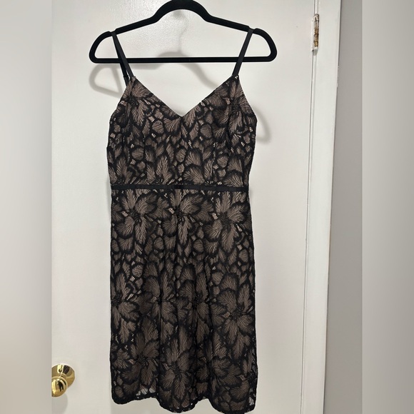 Guess Dresses & Skirts - Guess Black and Tan Floral Lace Midi Dress Medium